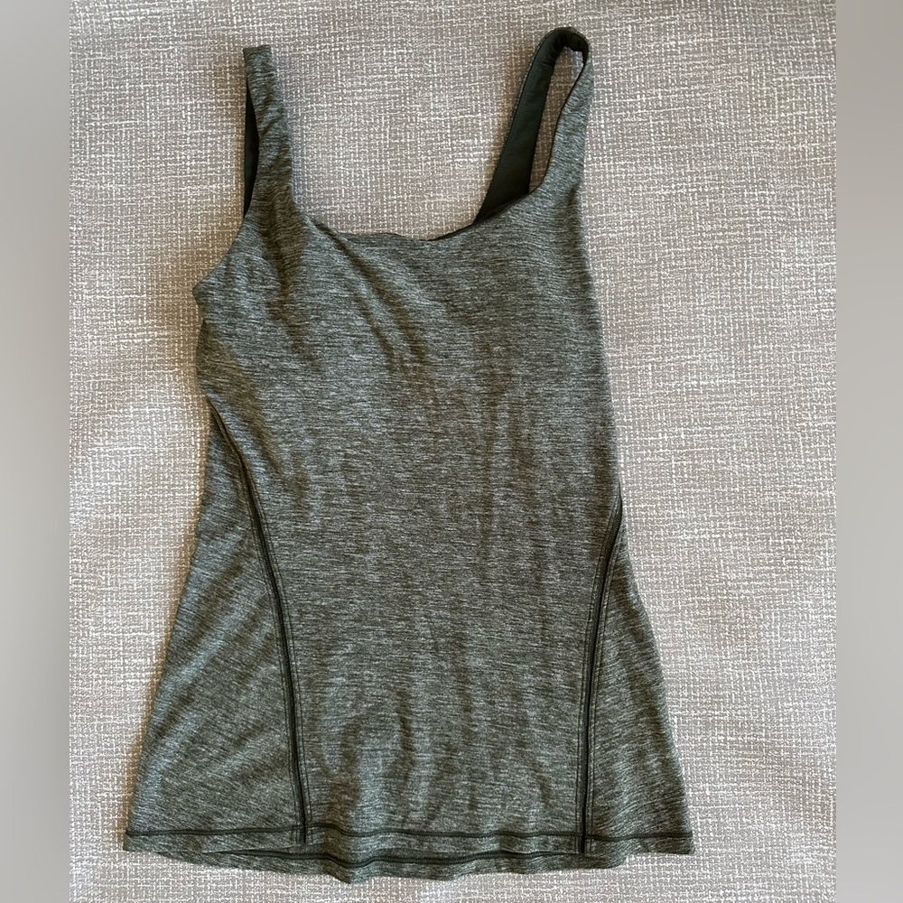 Lululemon Amala Tank Built In Bra
Heathered Gator‎ Green Women's Sz 6